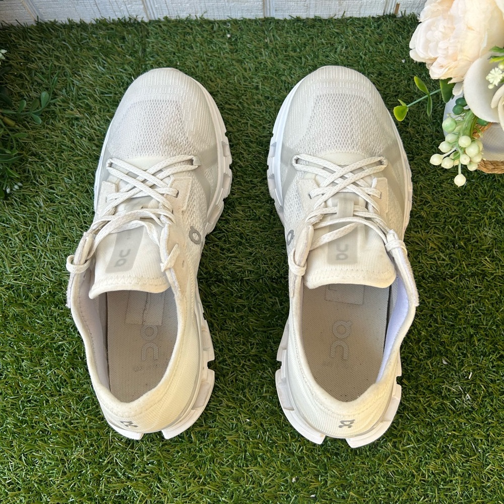ON Cloud X 4 AD Athletic Shoe women 
$160 size 7.5 gently used
Color:White/ Wolf - Picture 12 of 16